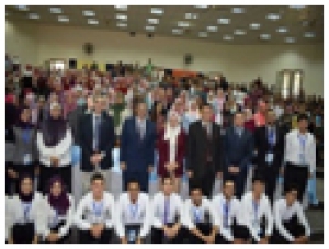 El-Magraby participates in receiving the Benha University’ students at the first day of the new term